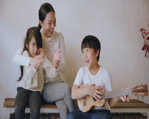 3个亮点是男孩？男孩手上带点什么好看